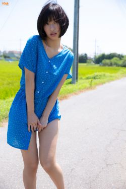 美女露胸和屁屁股