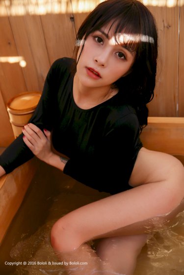 男人边吻奶边挵进去A片动漫